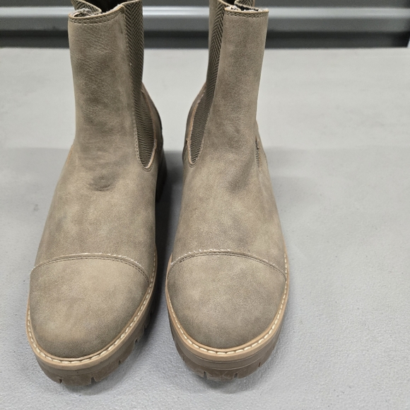 Vintage 93 Brooklyn Chelsea Ankle Boot Sz 8.5 - Picture 5 of 5